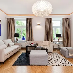 Syncret - Loftaffair Apartament